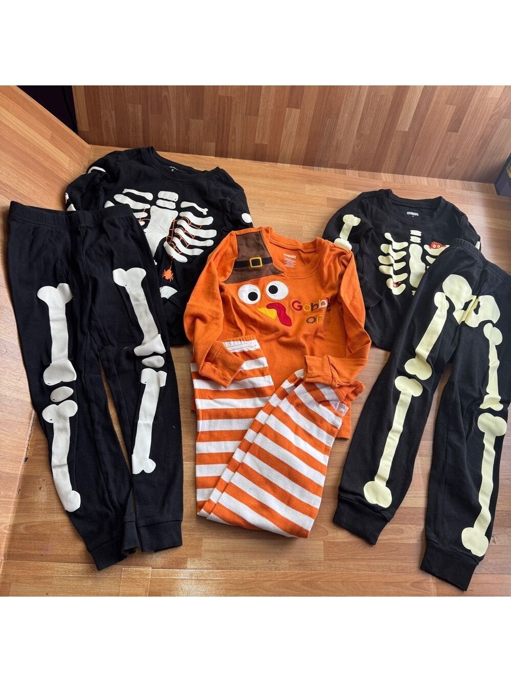 Gymboree Halloween/ Thanksgiving pajamas bundle size 5, turkey and skeleton